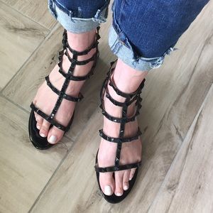 Arturo Chiang rockstud black patent sandal 9M